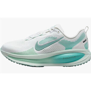 Nike Vomero 18 Women's Road Running Shoes (Wide) ) Size 8